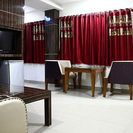 Hotel Maharaja Katra  Kamer foto