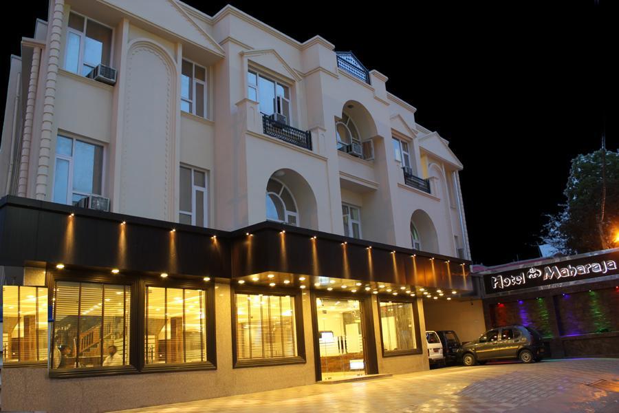 Hotel Maharaja Katra  Buitenkant foto