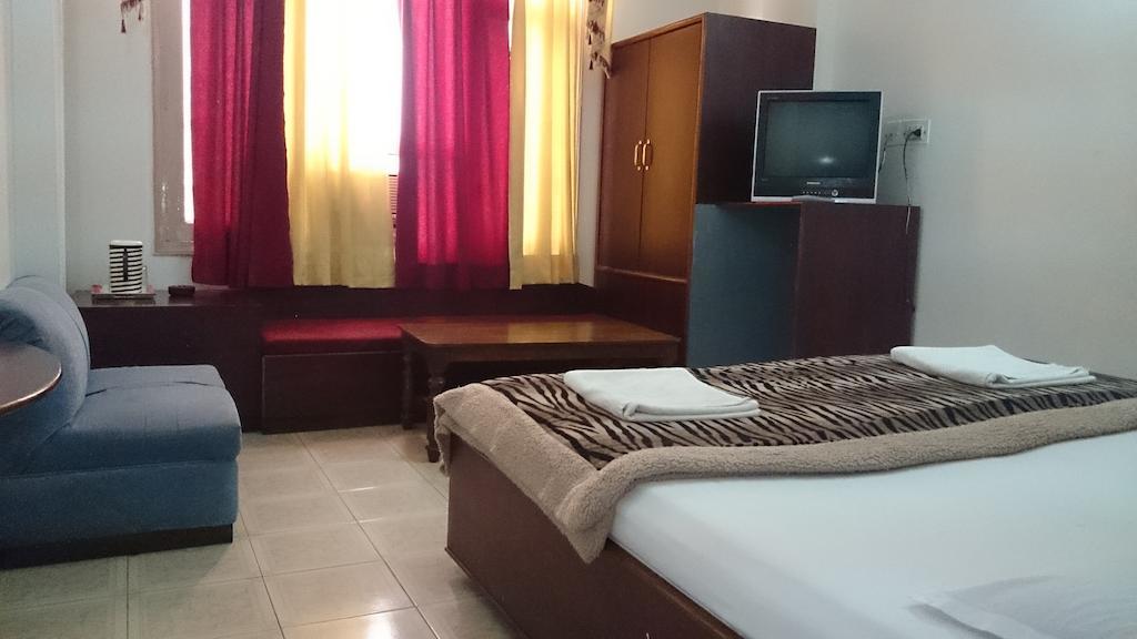 Hotel Maharaja Katra  Kamer foto