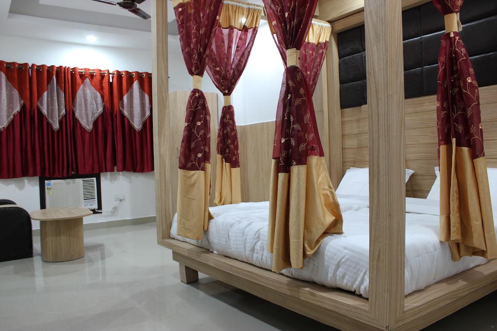 Hotel Maharaja Katra  Kamer foto