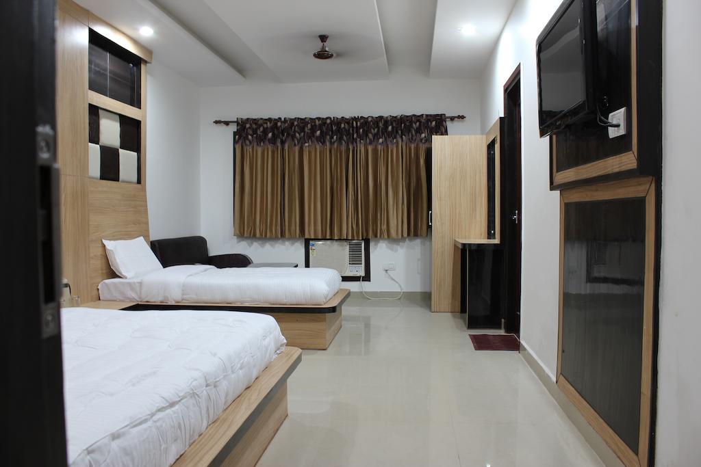 Hotel Maharaja Katra  Kamer foto